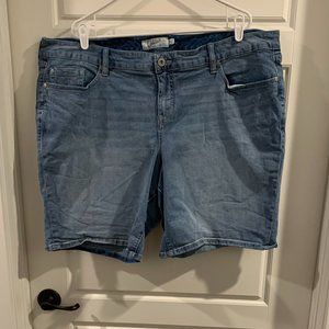 Torrid Bermuda Shorts, 26